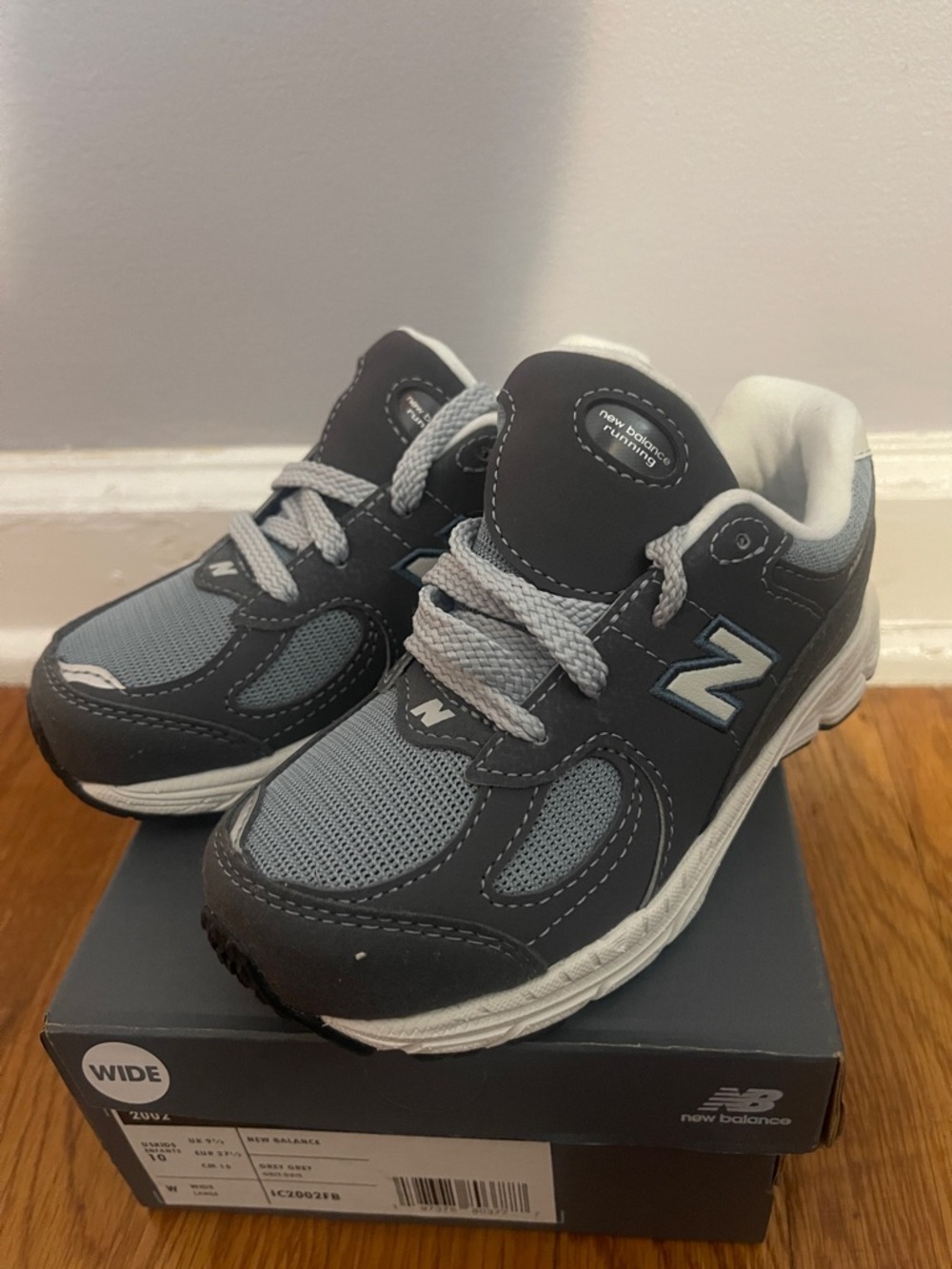 Little Kids New Balance 2002 Sneakers Size 10c New